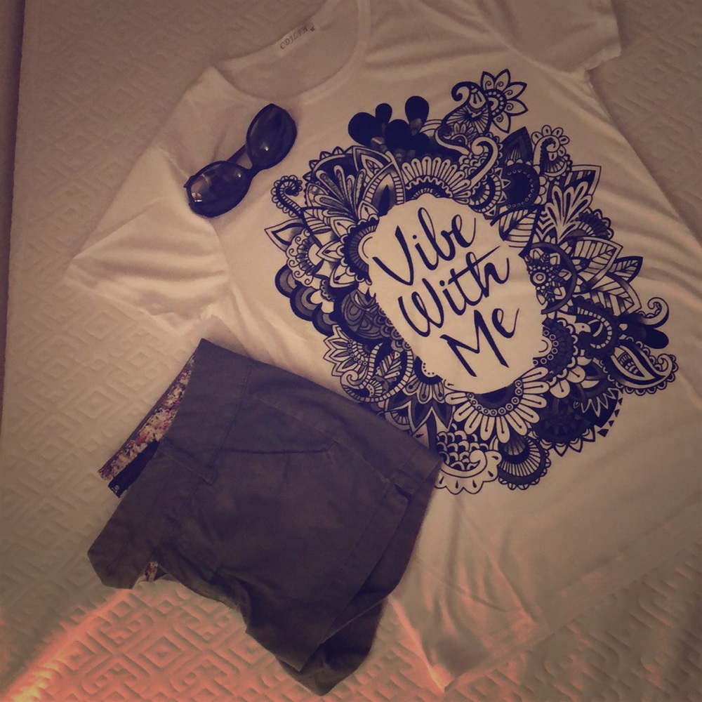 🥳NWT “VibE WitH ME”🌞🌸